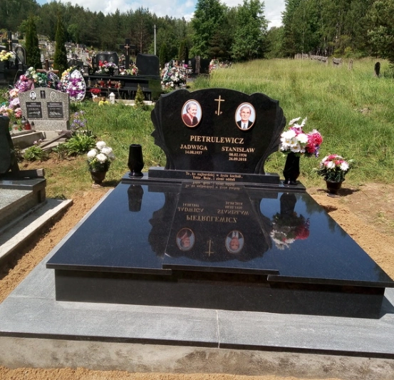 Памятник двойной 135